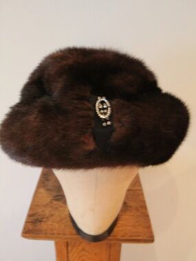 Vintage 1950's Dark Brown "Turban" Style Mink Hat
